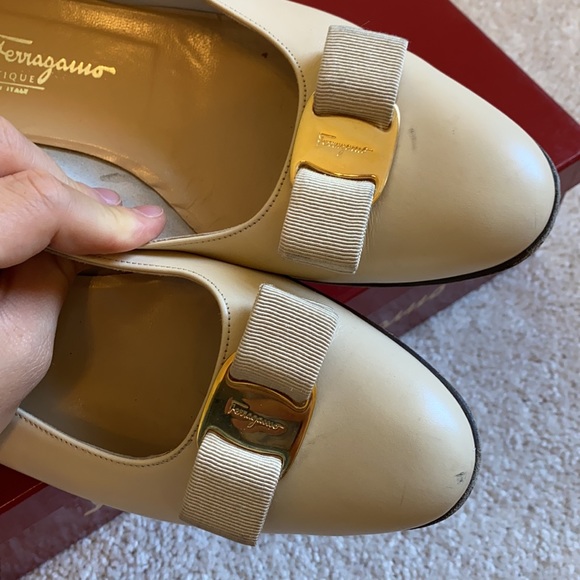 Salvatore Ferragamo “Lillaz” pumps - Picture 12 of 13